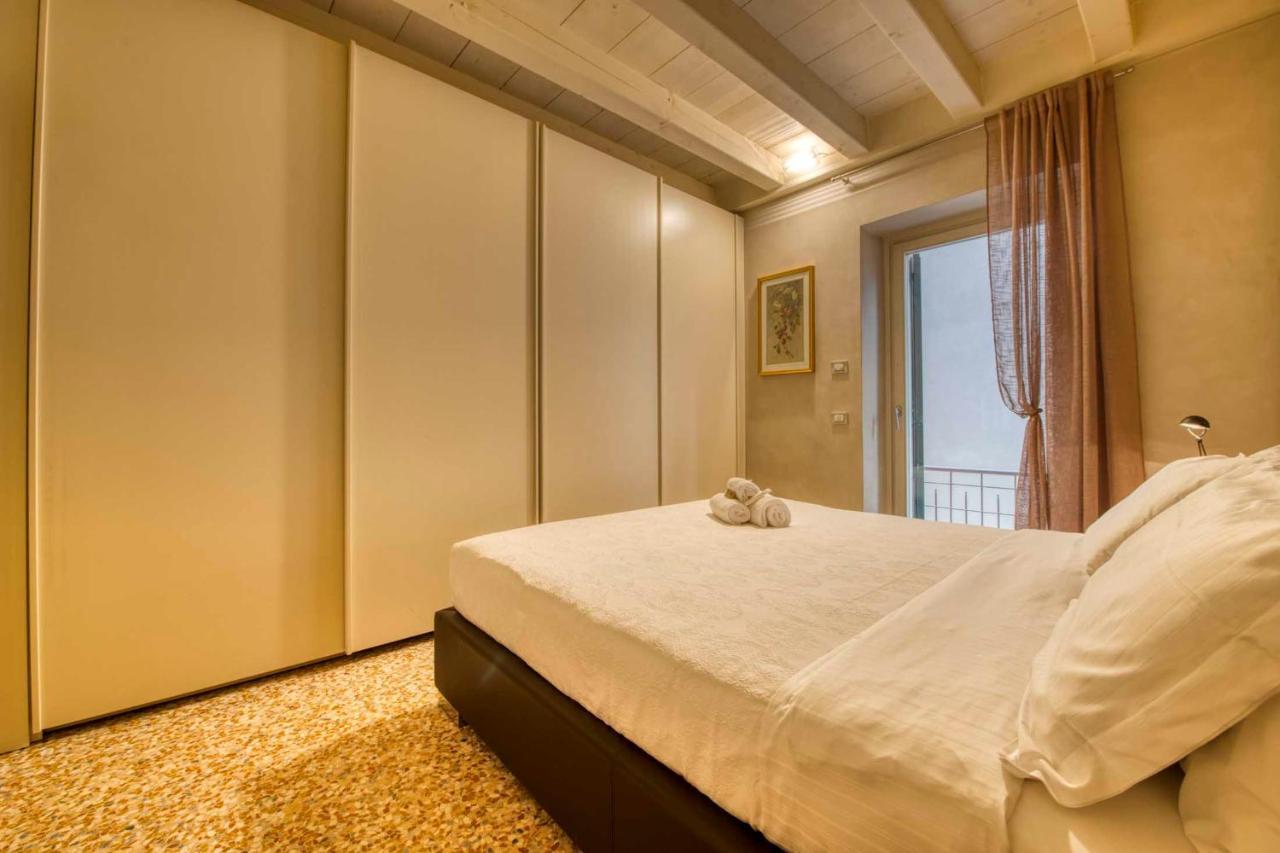 Apartmentsarena - Suite Mercatorum - Piazza Erbe เวโรนา ภายนอก รูปภาพ