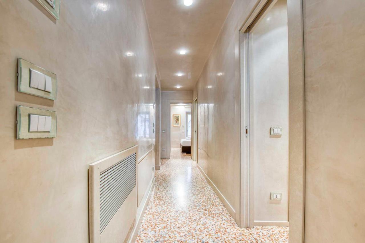 Apartmentsarena - Suite Mercatorum - Piazza Erbe เวโรนา ภายนอก รูปภาพ