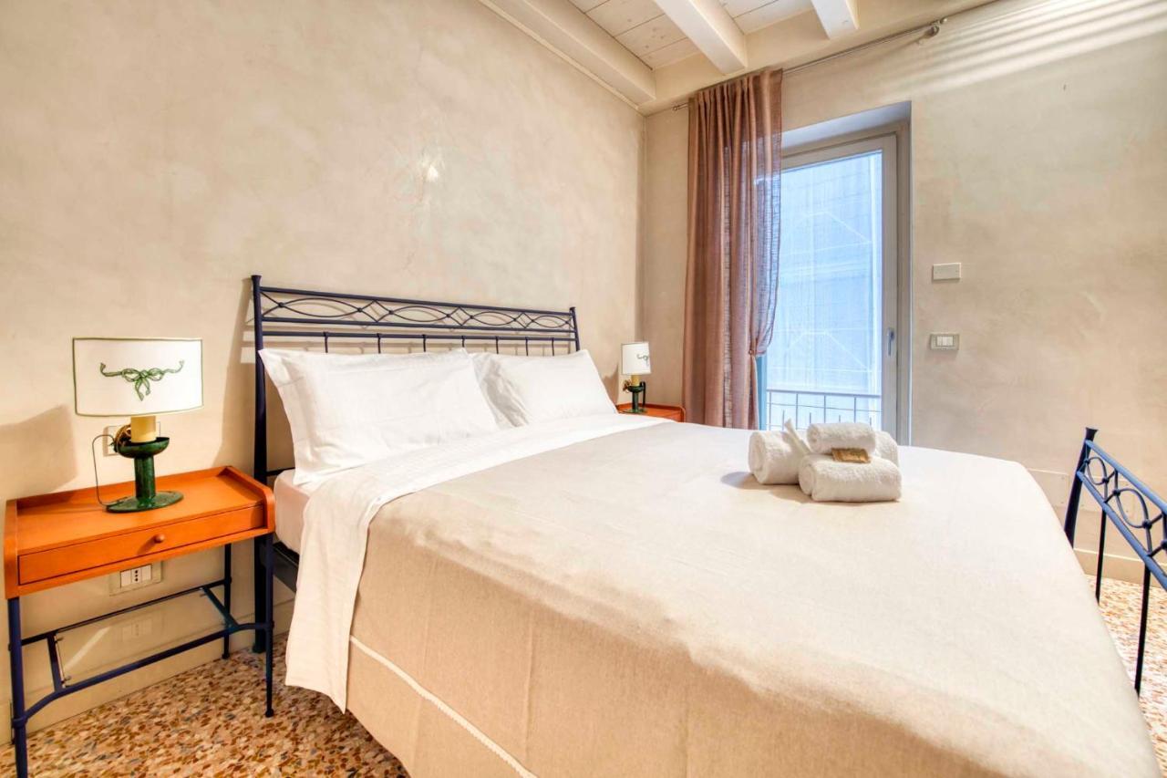 Apartmentsarena - Suite Mercatorum - Piazza Erbe เวโรนา ภายนอก รูปภาพ