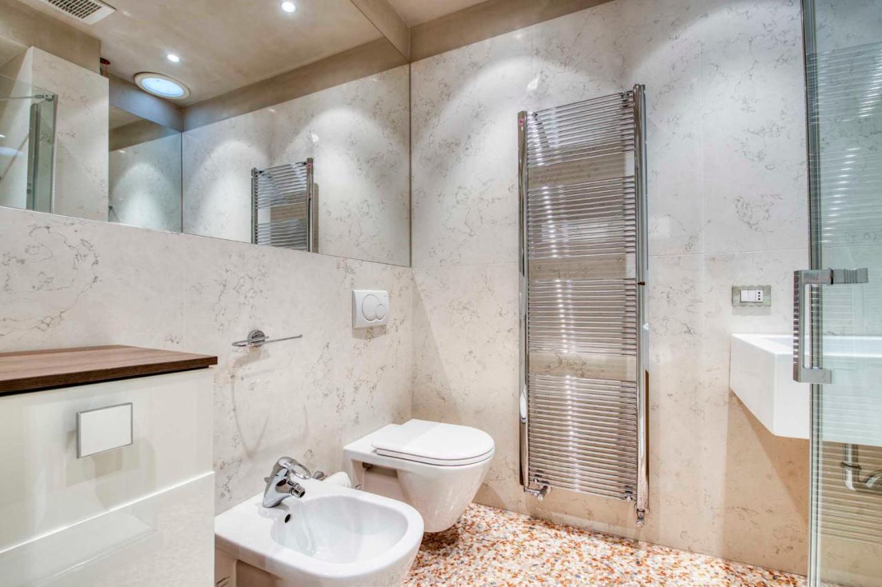 Apartmentsarena - Suite Mercatorum - Piazza Erbe เวโรนา ภายนอก รูปภาพ