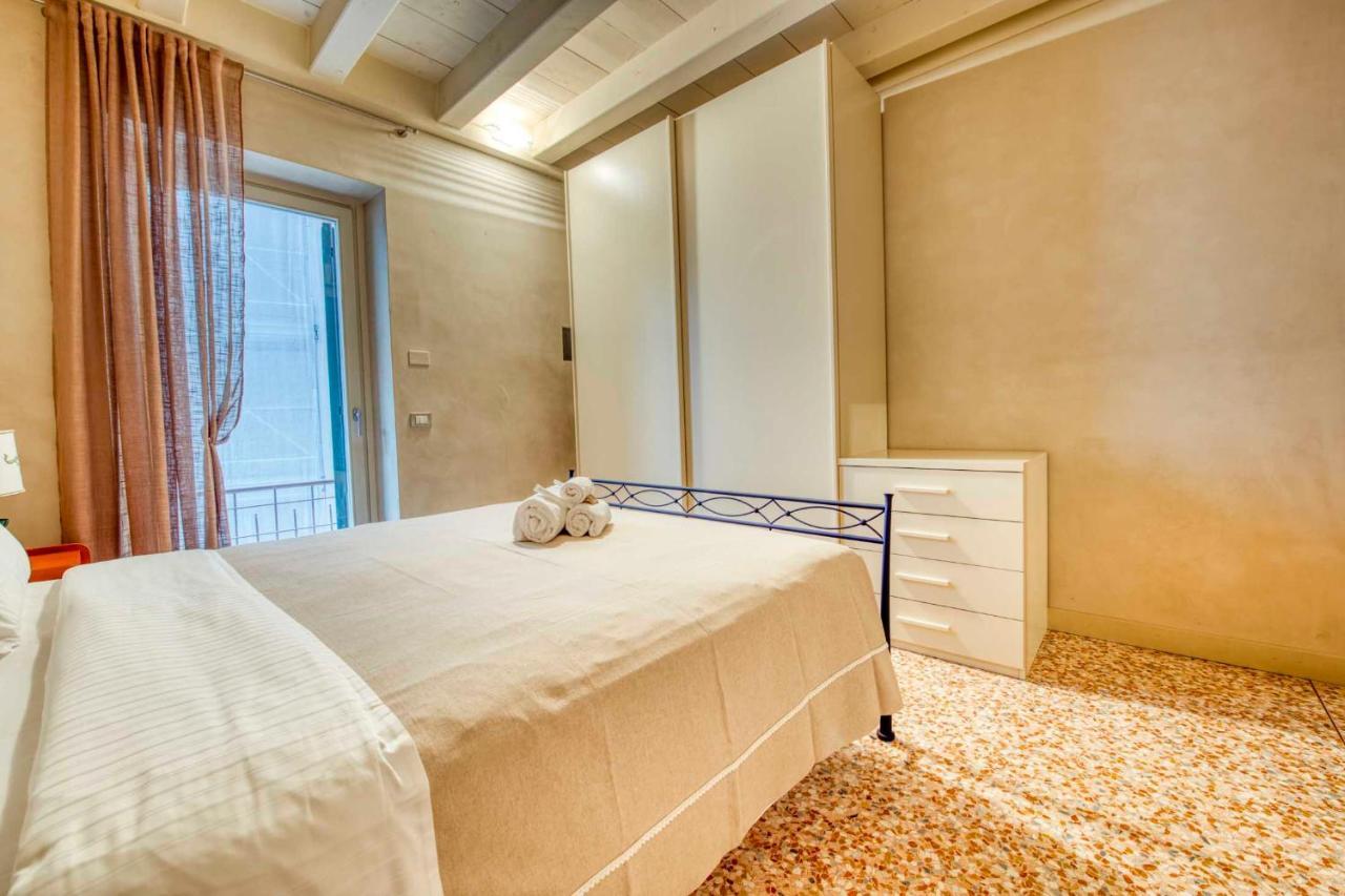 Apartmentsarena - Suite Mercatorum - Piazza Erbe เวโรนา ภายนอก รูปภาพ