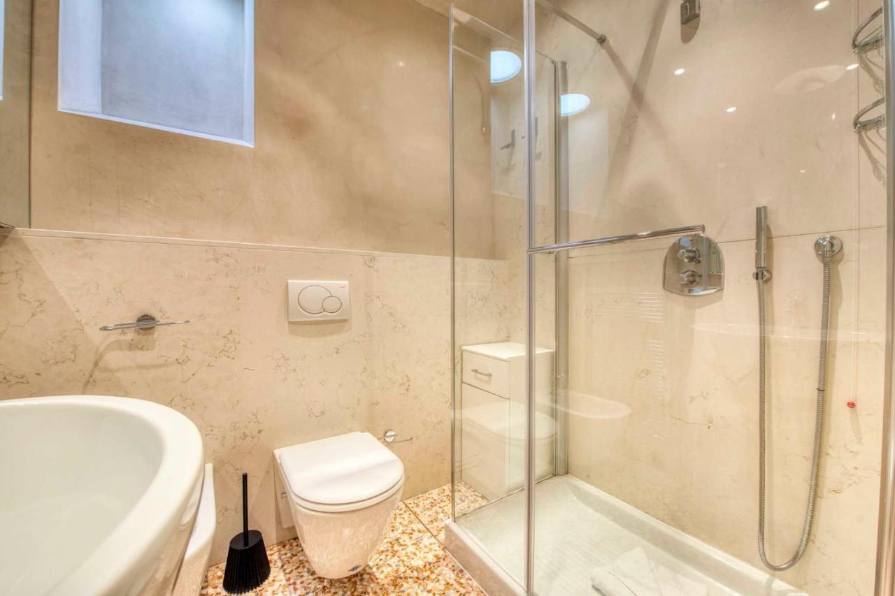 Apartmentsarena - Suite Mercatorum - Piazza Erbe เวโรนา ภายนอก รูปภาพ